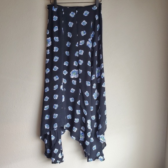 Reformation Wilde in Wildflower size 6 NWT - Picture 2 of 9